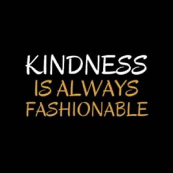 Meet your Posher, Hillary - Picture 3 of 3